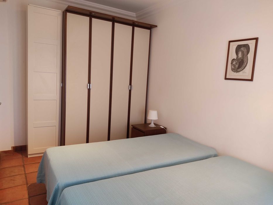 Vivenda com 3 quartos a 500 m da praia da Manta Rota