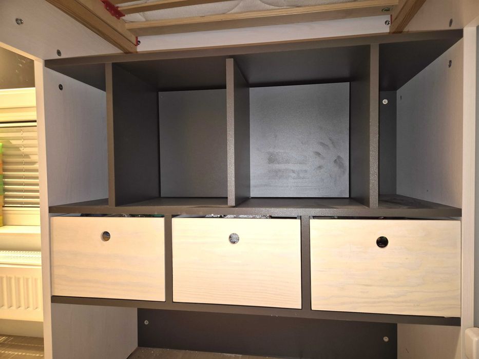 Łóżko VOX z wyposażeniem Multi Nest