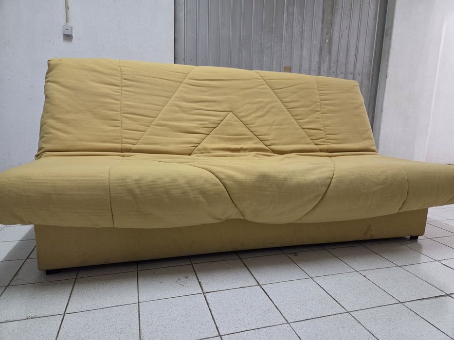 Sofá-cama casal em bom estado