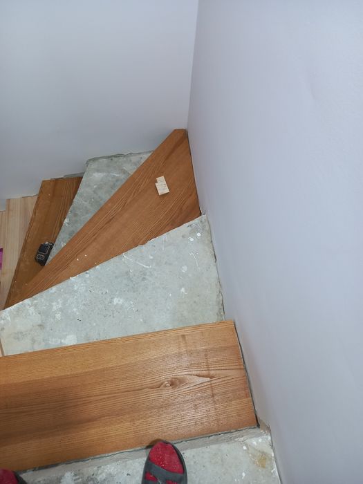 Parapety, schody, fronty, balustrady