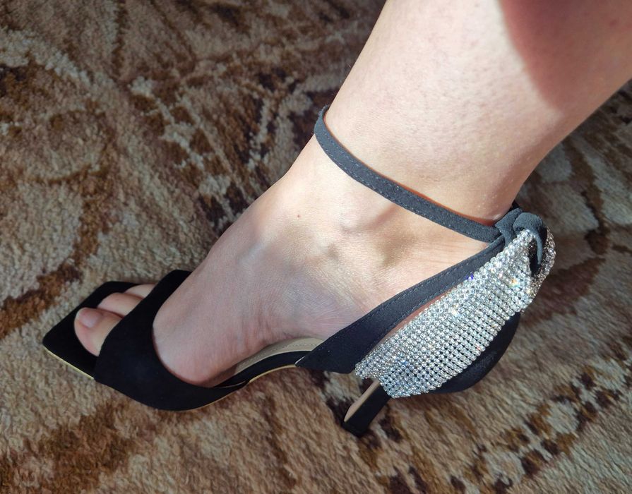 Sandálias Pele Preta Gold&Rouge Novas tam 36