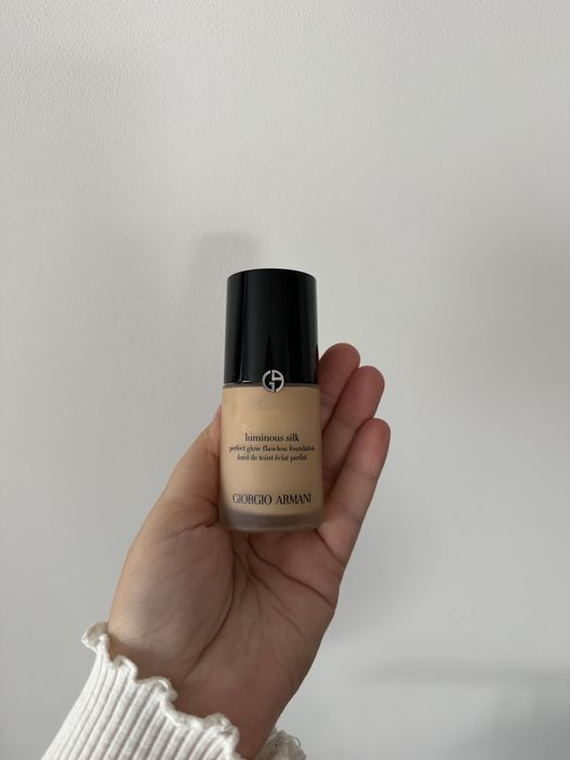 Podklad Giorgio Armani Luminous Silk 4 stara wersja