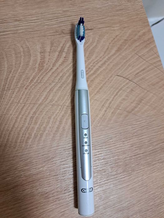 Szczoteczka soniczna ORAL-B Pulsonic Slim 1000