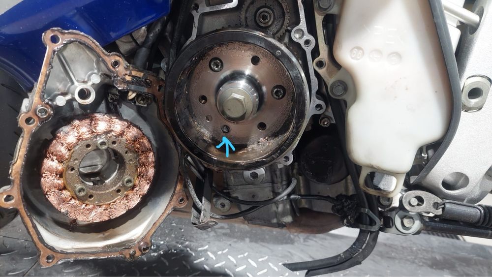Yamaha YZF-R6 600cc 2000 | 35.000 km | Pneus novos | Precisa reparação
