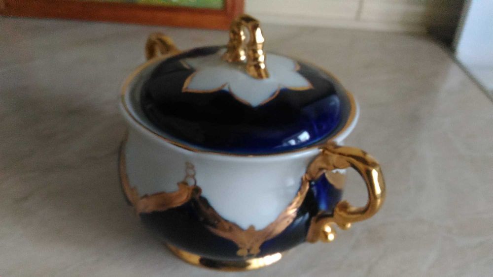 Сахарница,чайник от сервиза 'Бутон ''