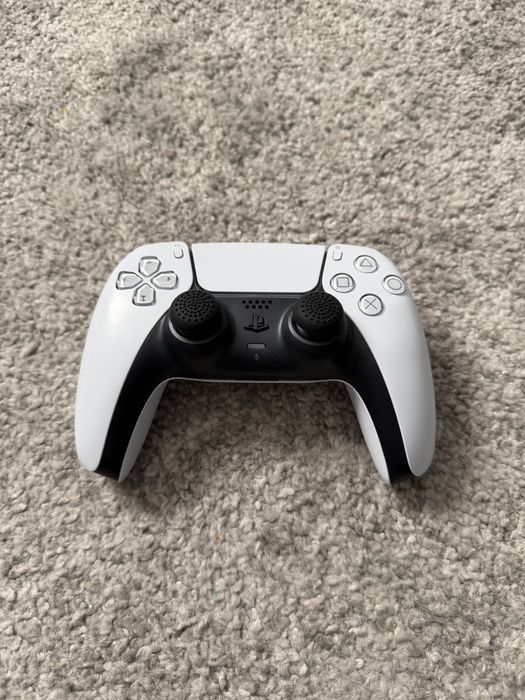 PS5 Slim com leitor (disc) como nova + caixa + comando