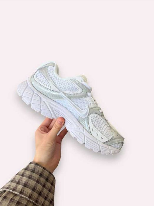 Кроссовки Nike V5 RNR White Metallic, кроссовки Найк, наложка