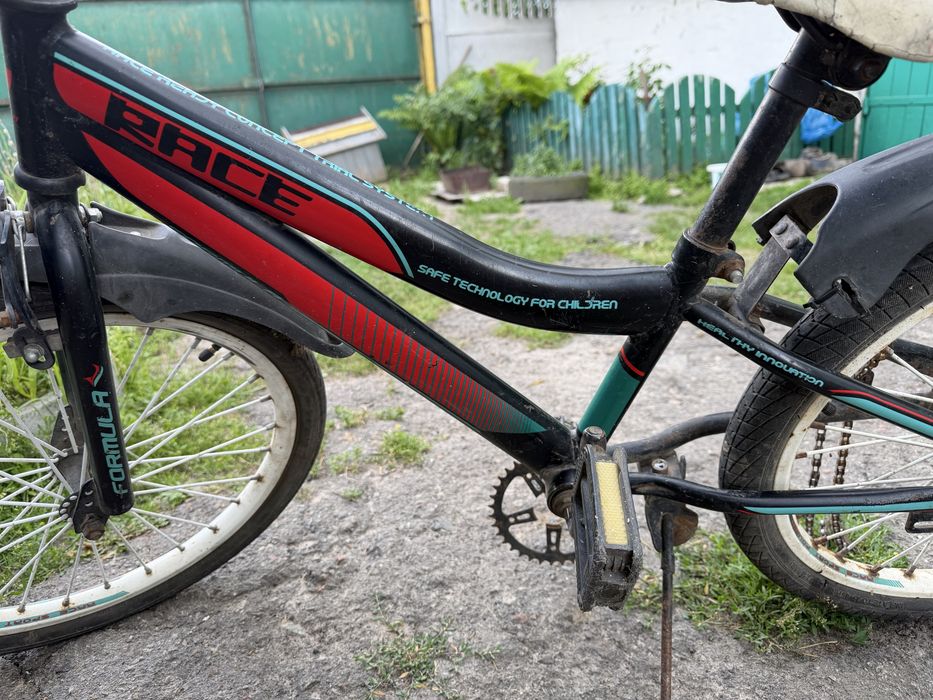 Продам дитячий велосипед.Потребує ремонту.