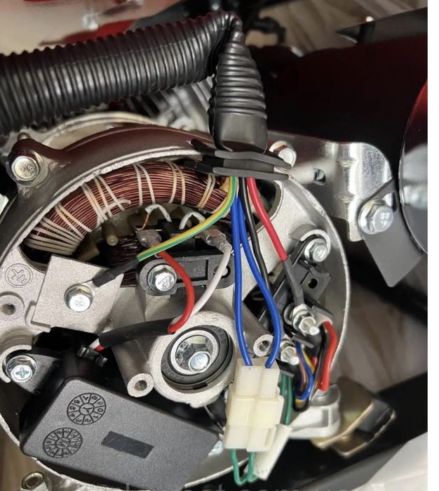 Продам бензиновый генератор 5,5 квт с электрозапуском