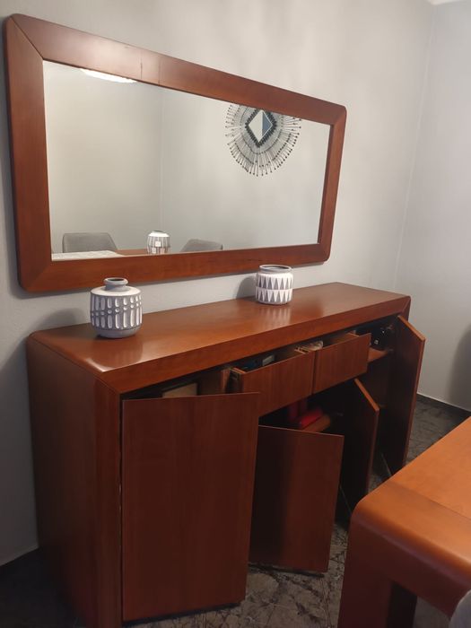 Aparador em madeira (sem espelho)