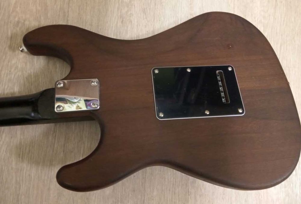 Электрогитара типа Stratocaster