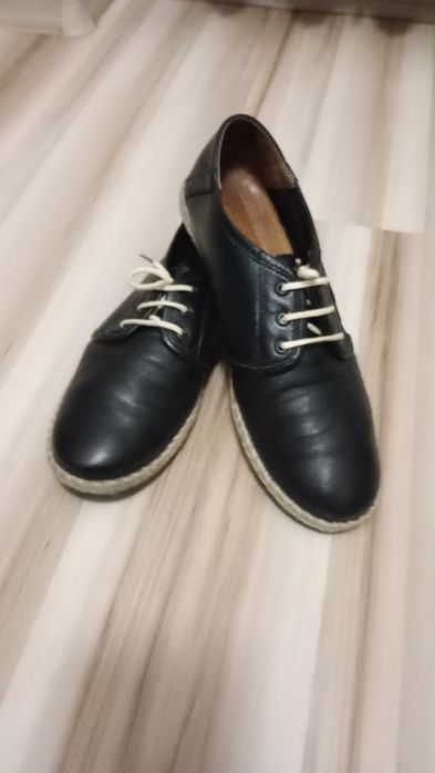 Półbuty damskie skórzane czarne rozm 39