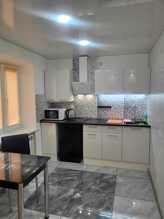 ЦЕНТР. Квартира- студия  посуточно.