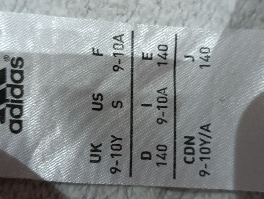 Oryginalna bluza z kapturem Adidas rozmiar 134-140 wymiary na fotkach