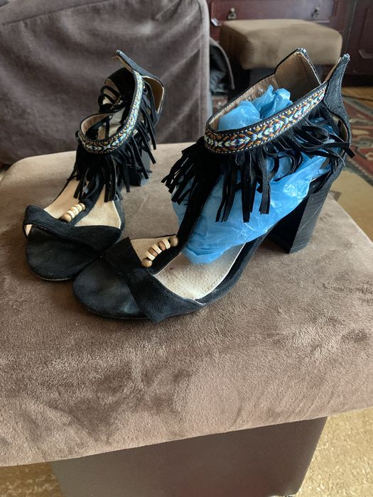 Sandałki na słupku