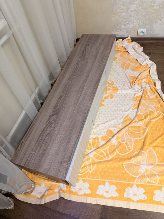 Тумба навісна  під телевізор