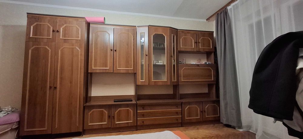 Стінка,  шафа, меблі у вітальню