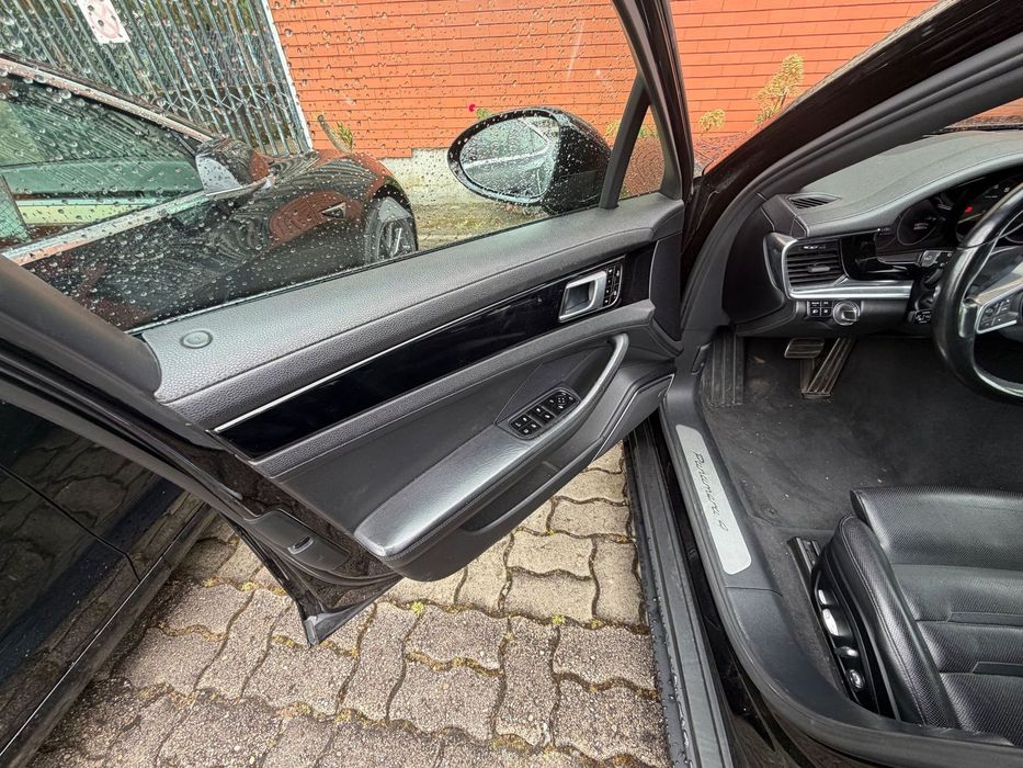 Porsche Panamera Sport Turismo 4 E-Hybrid
