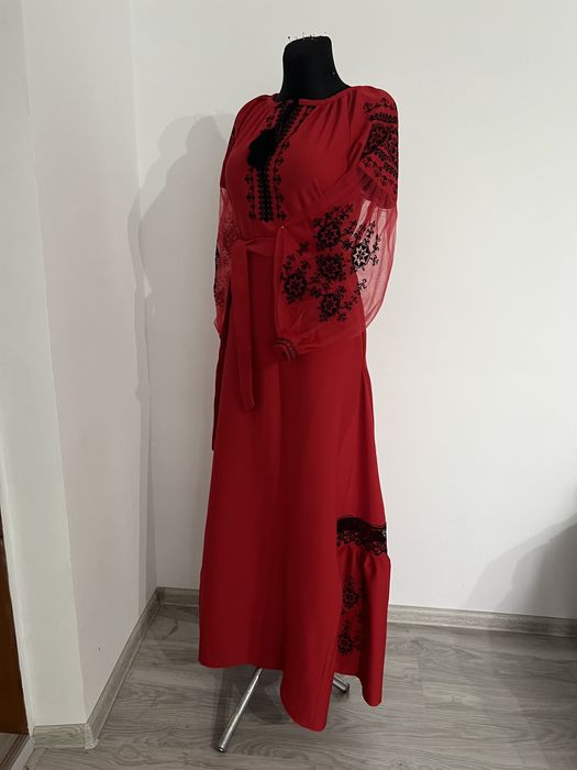 Стильне Вишите Плаття