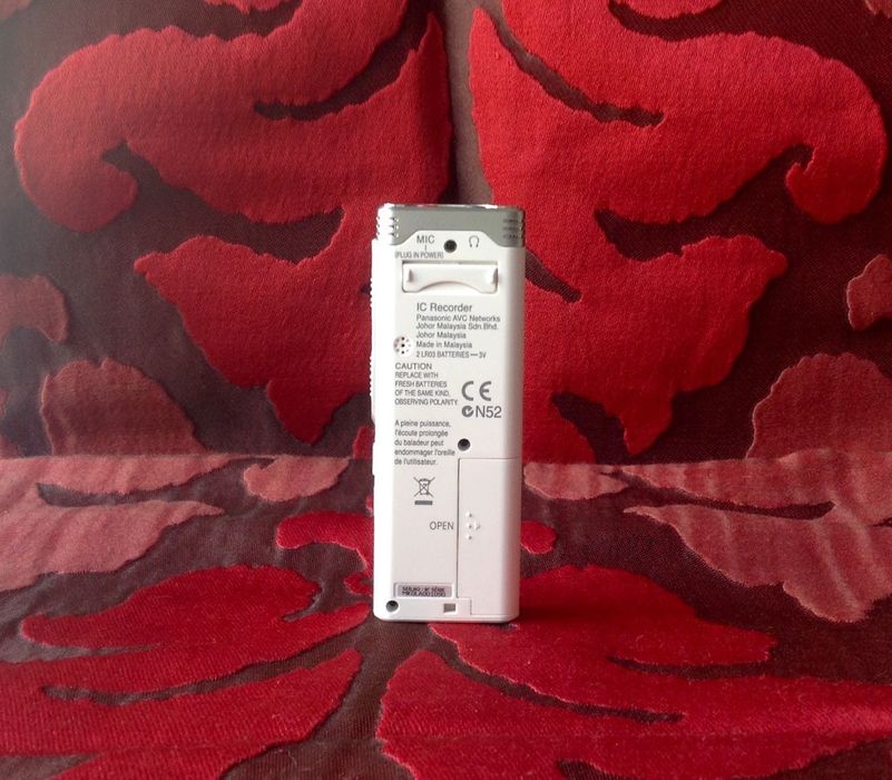 Цифровой диктофон Panasonic RR - US551, новый