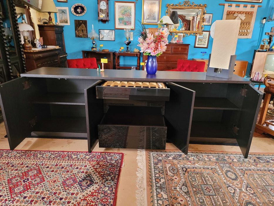 Grande aparador de marca Antarte - Como novo