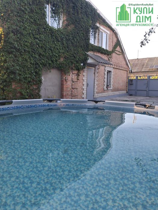 Добротний 2-х поверх. будинок 138 кв.м. на Новомиколаївці