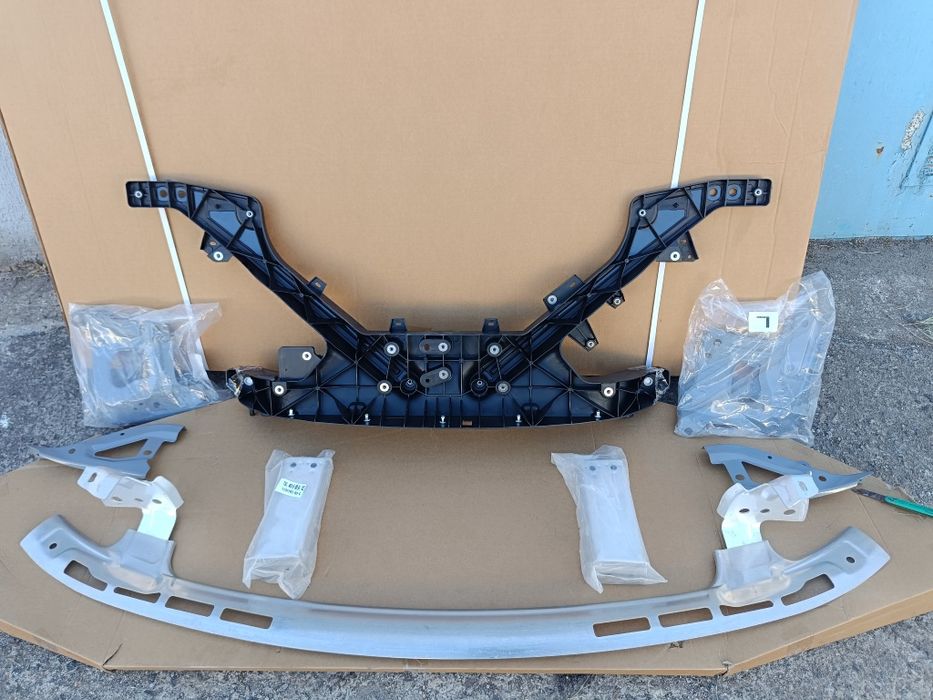 Tesla Y Тесла Y усилитель пятки