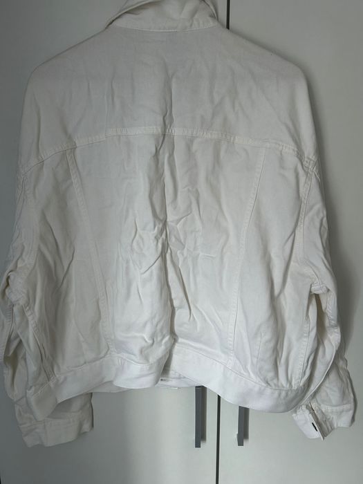 Біла куртка джинсова від H&M (DIVIDED)