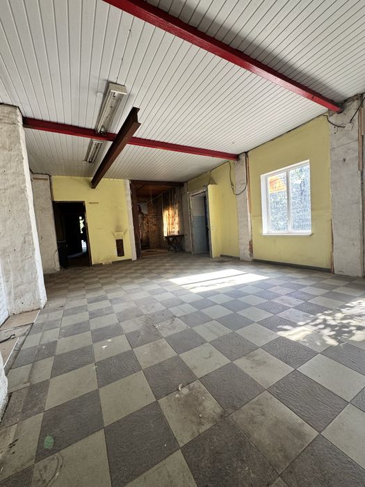 Нежитлова будівля в центрі м Ставище . Продаж