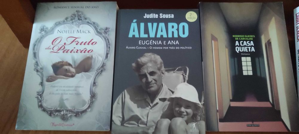 Livros, compra 2 oferta do terceiro á escolha
