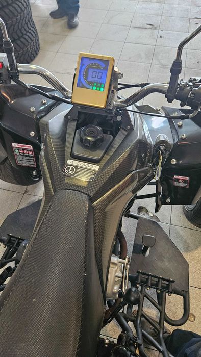 Moto 4, dois lugares 300 cc com cerca de 1000 km em muito bom estado