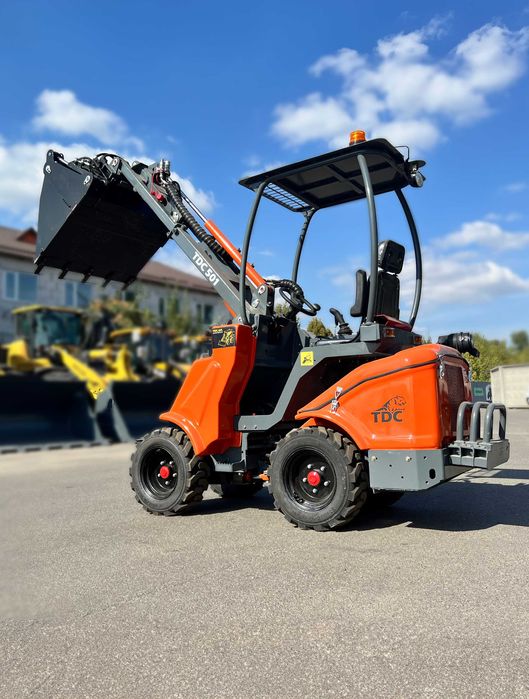 Фронтальний  телескопічний  навантажувач TDC 501, Avant