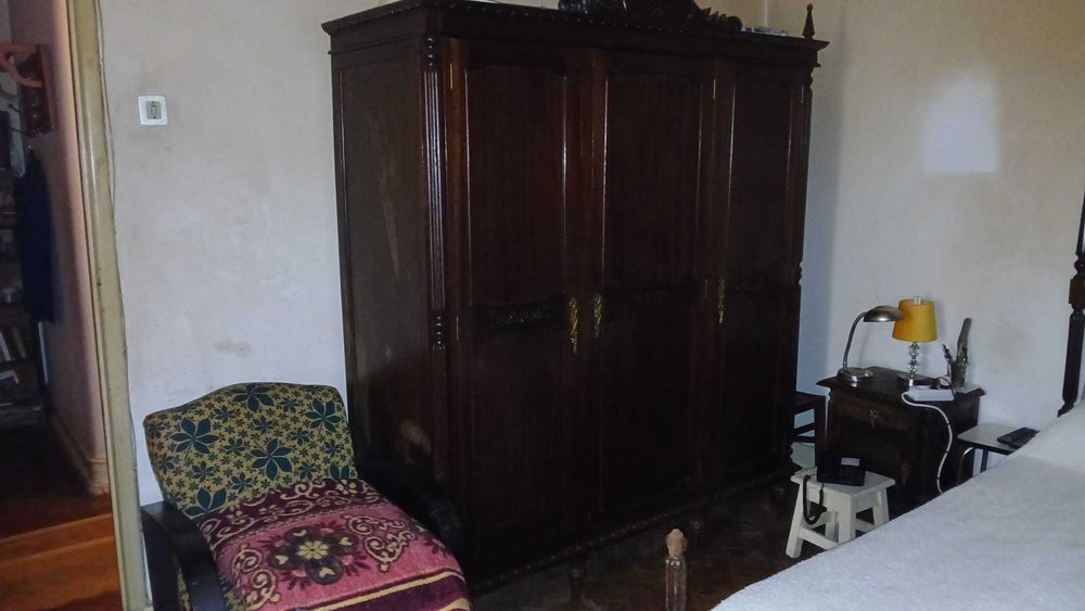 Dou mobiliário e loiças - Lisboa Penha de França