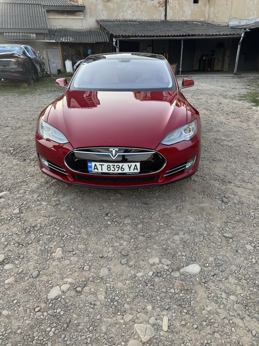 Tesla S для оренди таксі