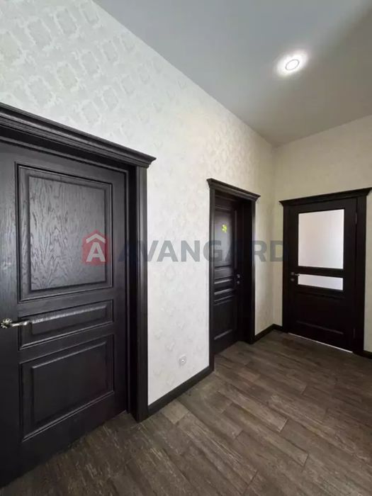 Продам Дом. Победа-4. Кухня-студия. 3 отдельные спальни. 140000$