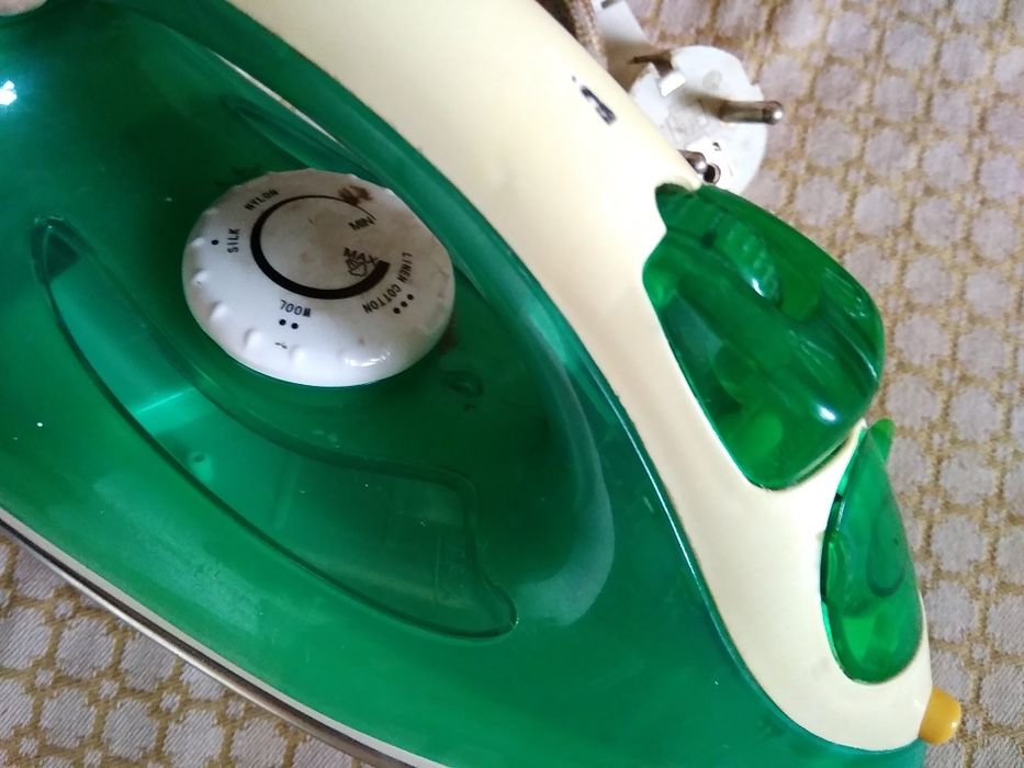 Праска (утюг) Astor