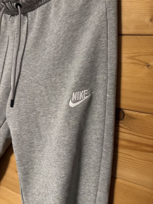 Джогери Nike оригінал  Стан нових Розмір л але буде і на м добре
