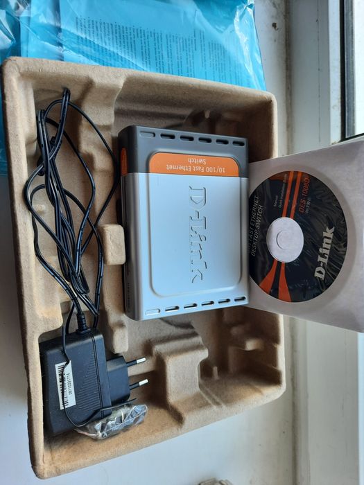 Switch D-Link DES-1008D