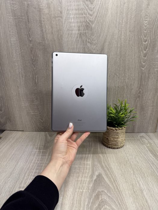 iPad 6 32 ГБ Wi-Fi