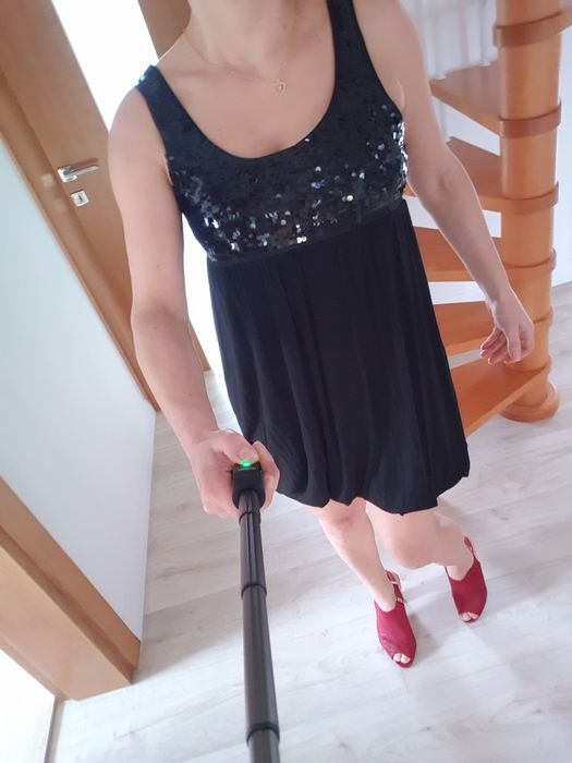 Czarna sukienka elegancka