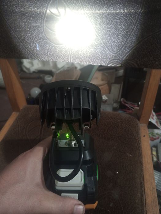 Ліхтар від акумулятора шуруповерта