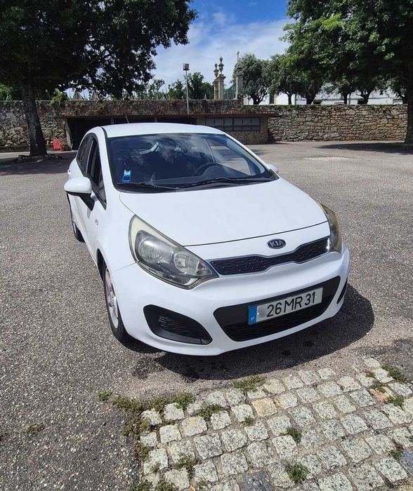 Kia Rio 1.1 carro a diesel