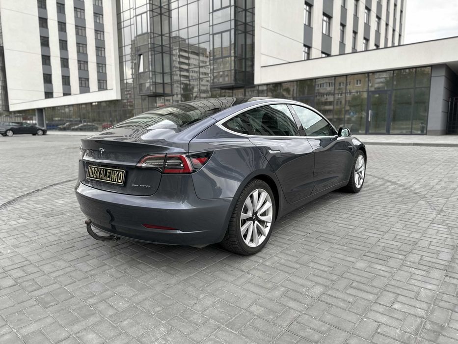 Аренда Авто Tesla Model 3 dual motor 82кВт Днепр
