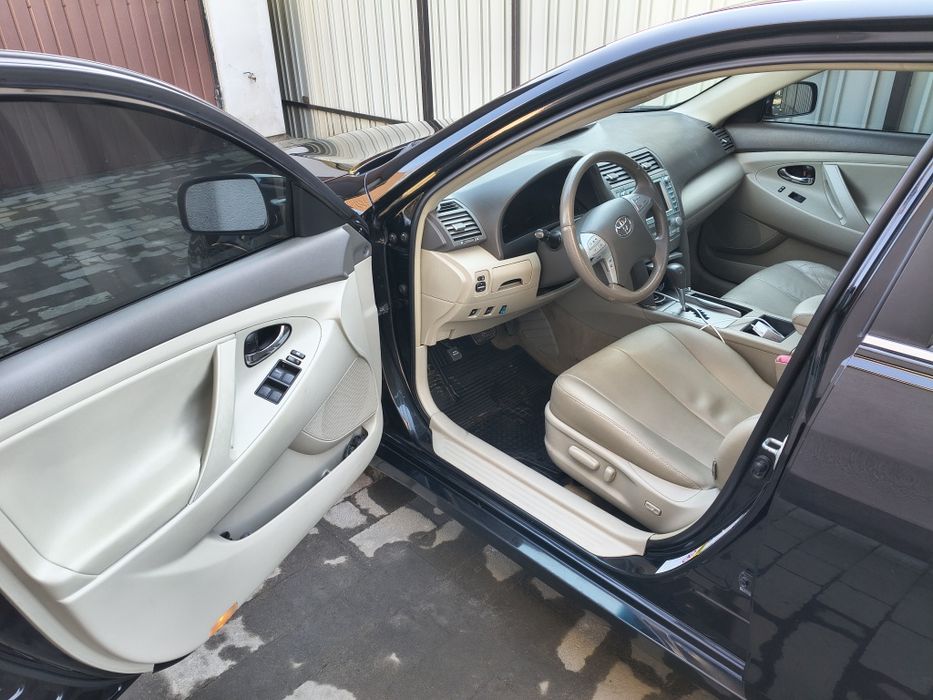 Продам Тайота камрі 40 гібрид