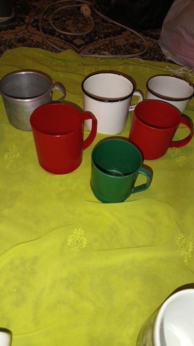 Чашки       разные