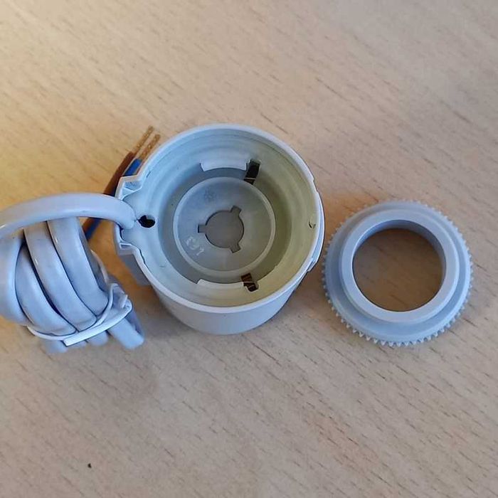 Siłownik do podłogówki Mohlenhoff Alpha 5 (NC) z adapterem