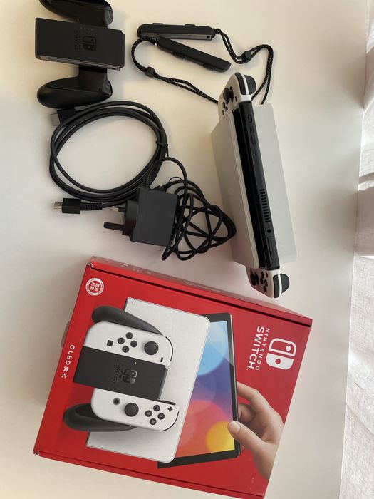 Продам Nintendo Switch OLED