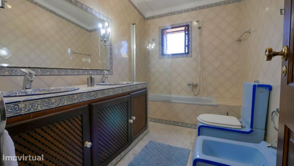 Quarto - localizado em Setubal