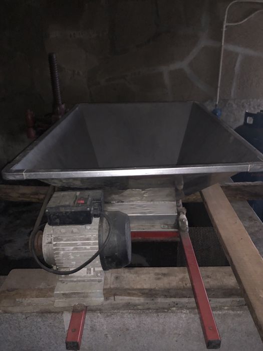 Esmagador de Uvas  Electrico