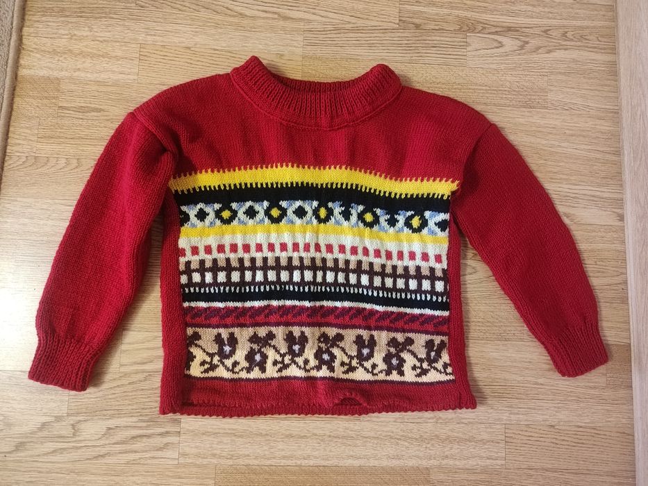 Кофта в'язана ручної роботи